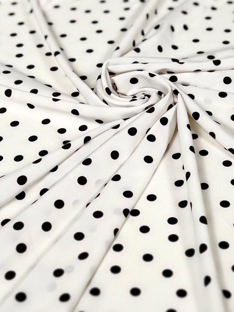 Плательная ткань "Silky" с гороховым узором "Milk White and Black"