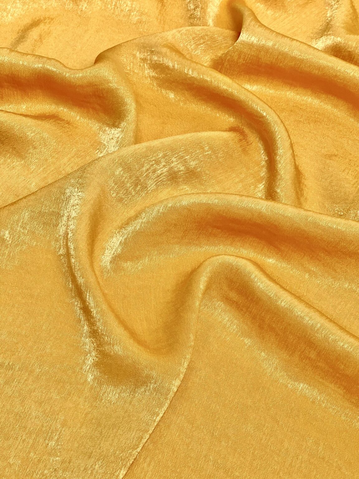 Satinas „Šlapio Šilko“ efekto „Yellow Ochre“