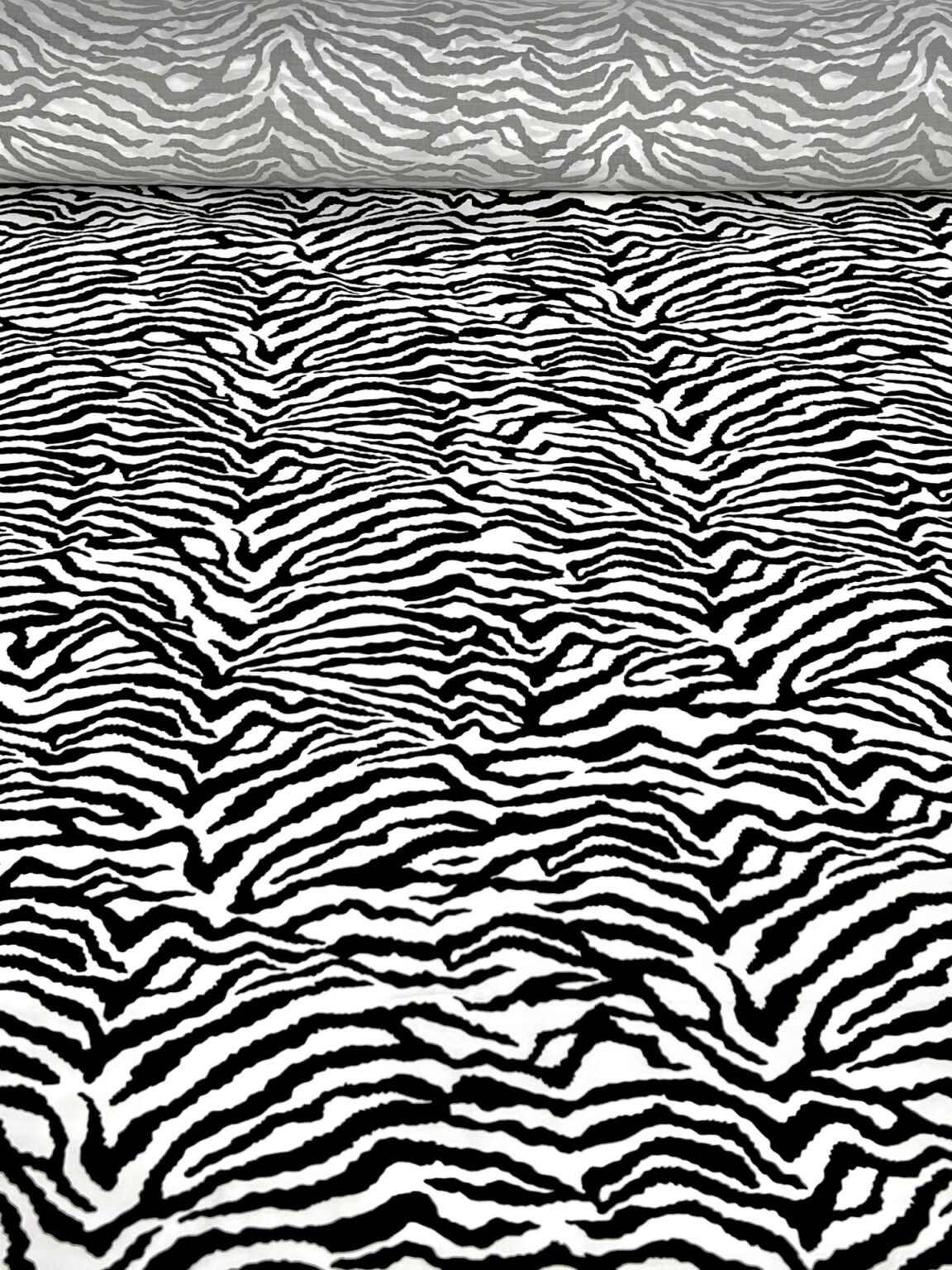 „Twill“ viskozės audinys „Zebras“