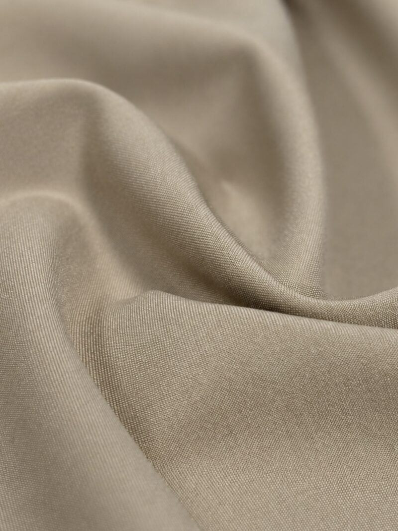Gabardīna audums smilšu krāsā