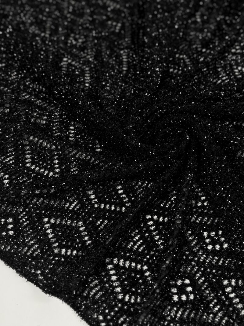 Italienischer elastischer glänzender Jersey „New Year’s Eve“ in Schwarz